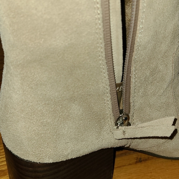 Blondo Salome suede heeled boots size 7 - Picture 5 of 6